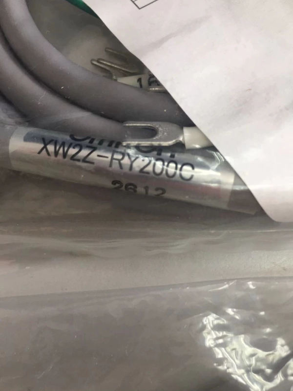 Japan Yaskawa Connecting Cable,XW2Z-RY200C,brand new and original, in stock
