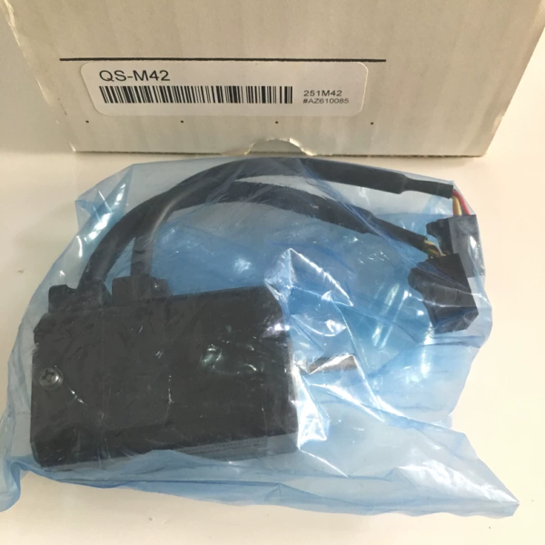 KEYENCE Hybrid Stepper Motor QS-M42,New and original,In stock