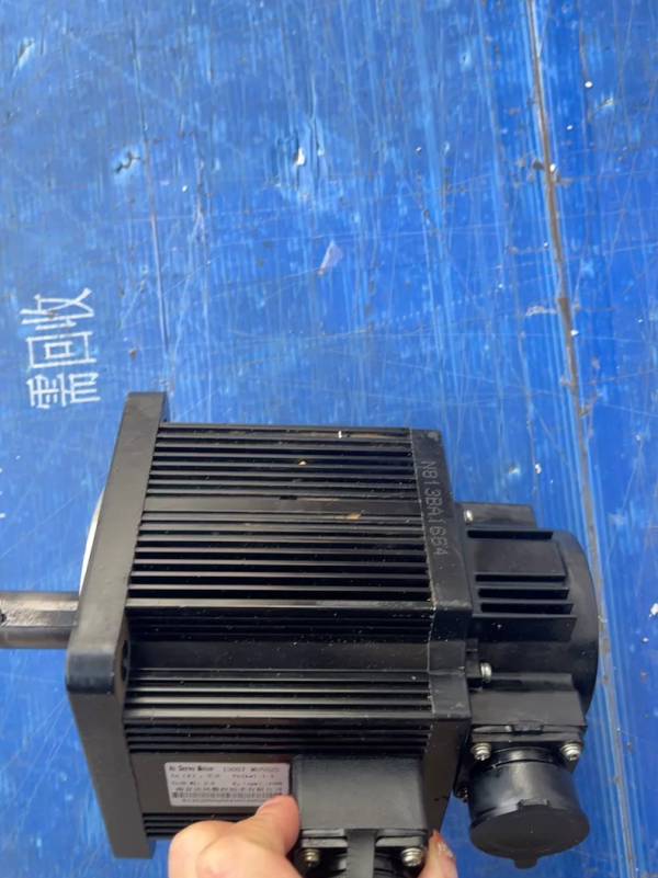 Model of Nanjing WindCNC Servo Motor,130ST-M05025,Used one,In stock - 图片 5