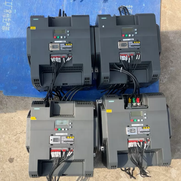 Siemens SINAMICS V20 Frequency Inverter,6SL3210-5BE32-2UV0,Used one,In stock
