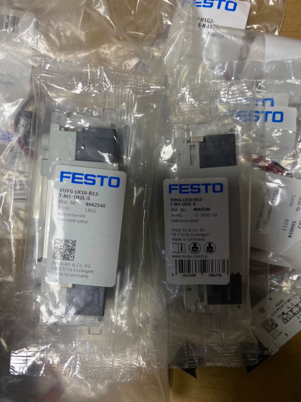 Festo solenoid valve VUVG-LK10-B52-T-M5-1H2L-S 8042540 ,New and original,In stock