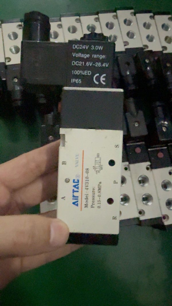 Airtac pneumatic solenoid valve 4V310-08 ,New and original,In stock