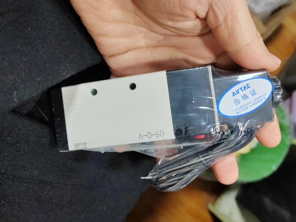 Airtac solenoid valve 4V31008Al ,New and original,In stock - 图片 2