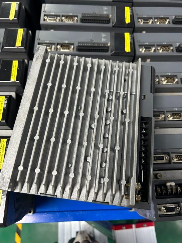 Xinje servo driver DS3E-20P2-PFA ,Used one,In stock - 图片 2