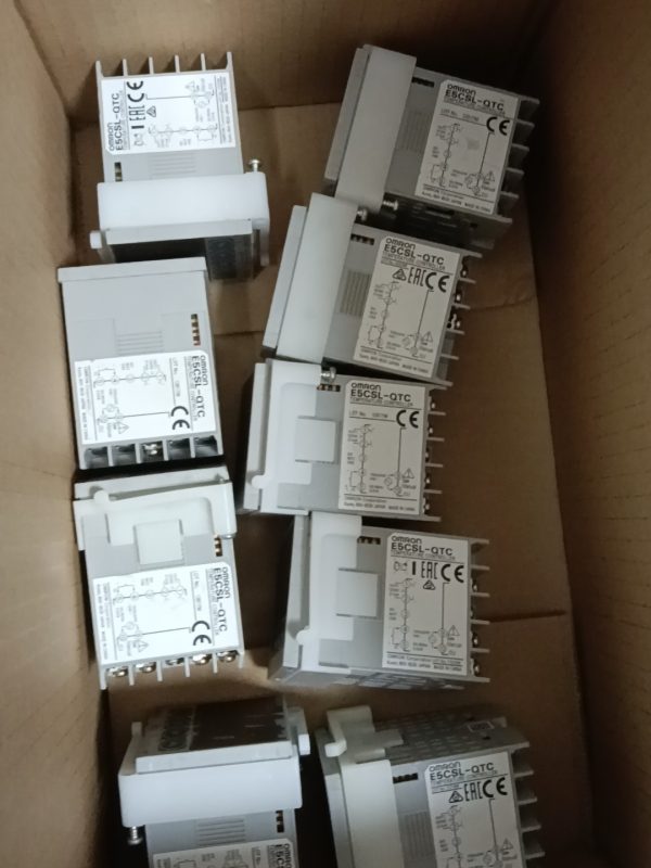 Omron temperature controller E5CSL-QTC ,Used one,In stock - 图片 2