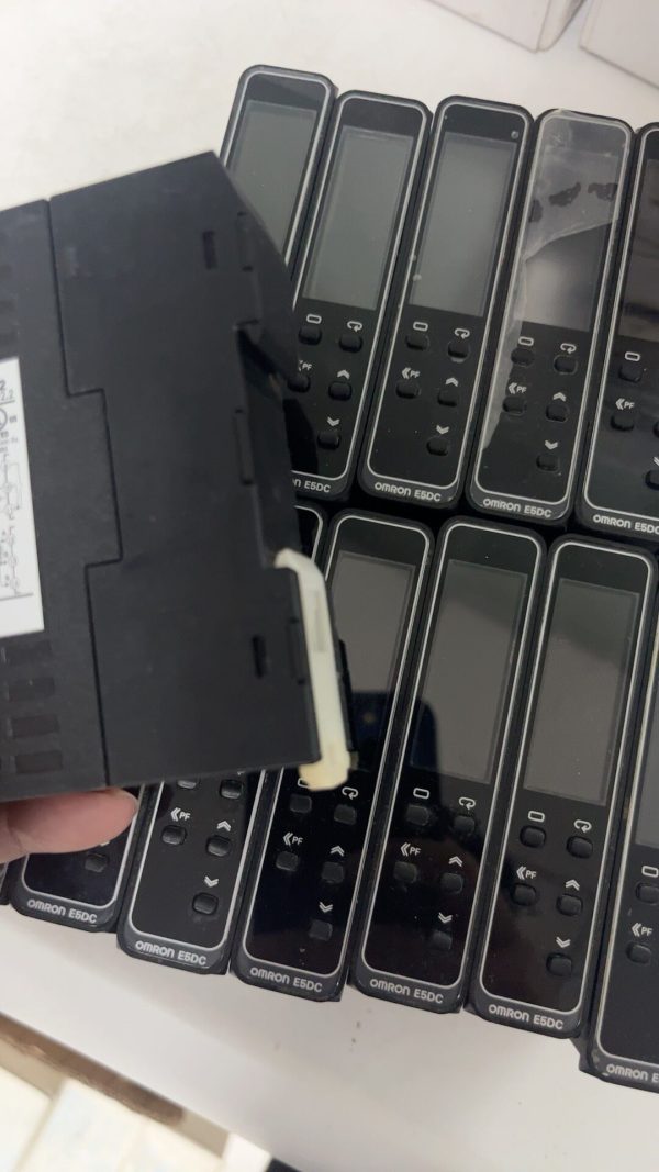 Omron smart digital temperature controller E5DC-RX2DSM-800,Used one,In stock - 图片 2