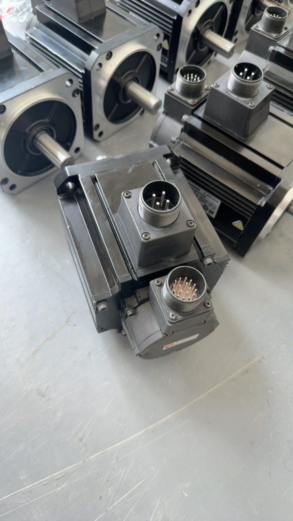 Panasonic A5 2.0KW motor MDME202GCGM ,Used one,In stock - 图片 2
