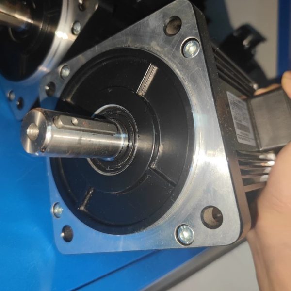 SINTEC MS-130ST-M06025B-21P5 servo motor,Used one,In stock - 图片 4